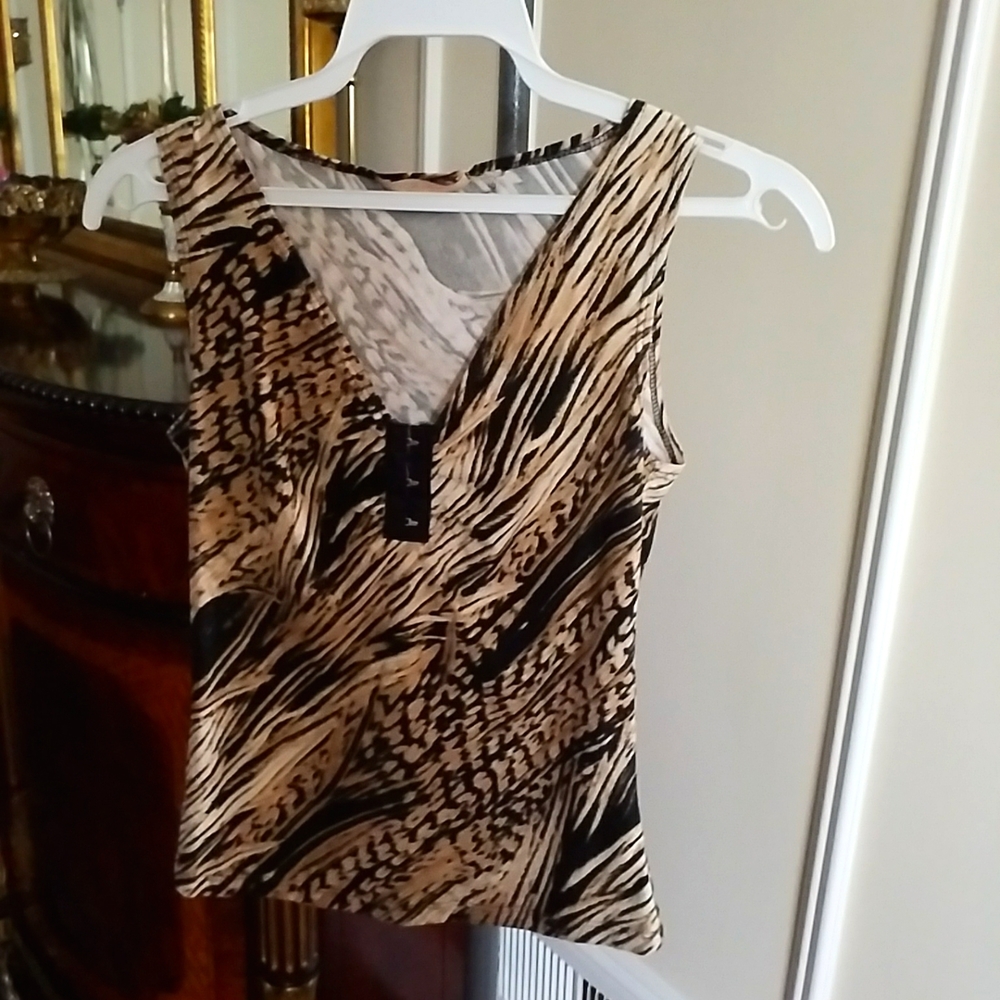 Forever 21 Sleeveless Nature Abstract Print Top.